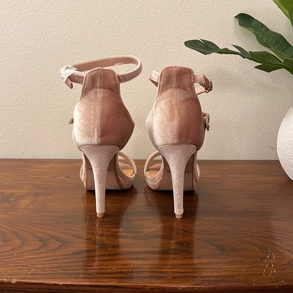 NEW Pink Velvet Heels - Picture 3 of 10